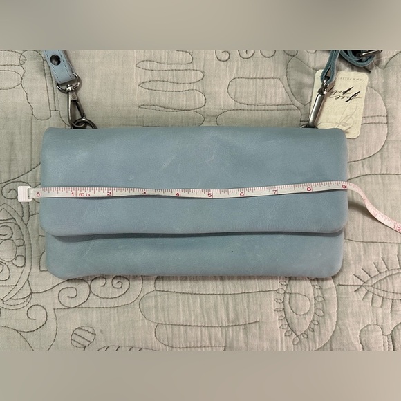 NEW Free People Traveler Wallet Leather Shoulder Crossbody Clutch Swan Lake Blue - Picture 4 of 15